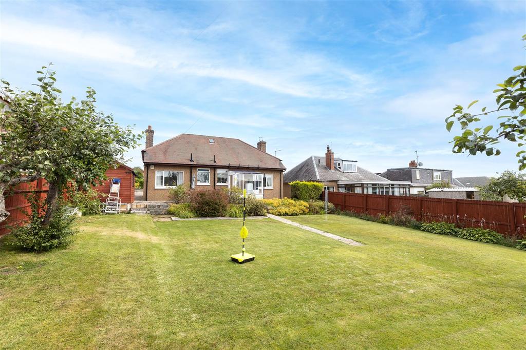Oakbank Crescent, Perth 3 bed house £268,000