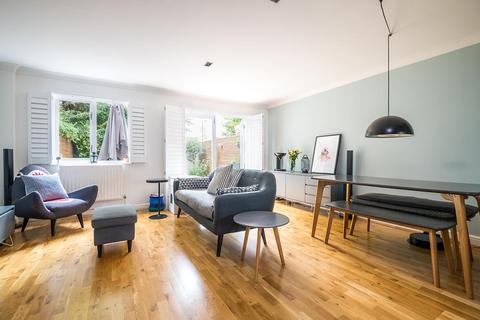 25 Sandlings Close, London, SE15 3SY