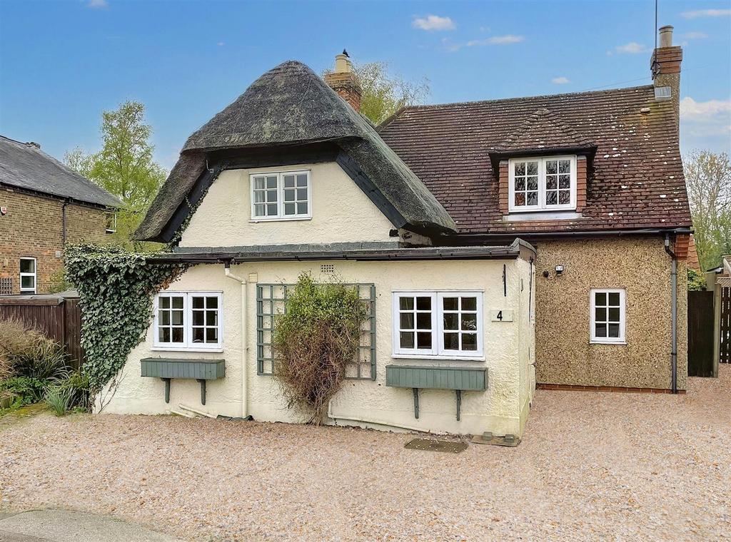 Oldways Road, Ravensden, Bedford 3 bed cottage for sale £375,000