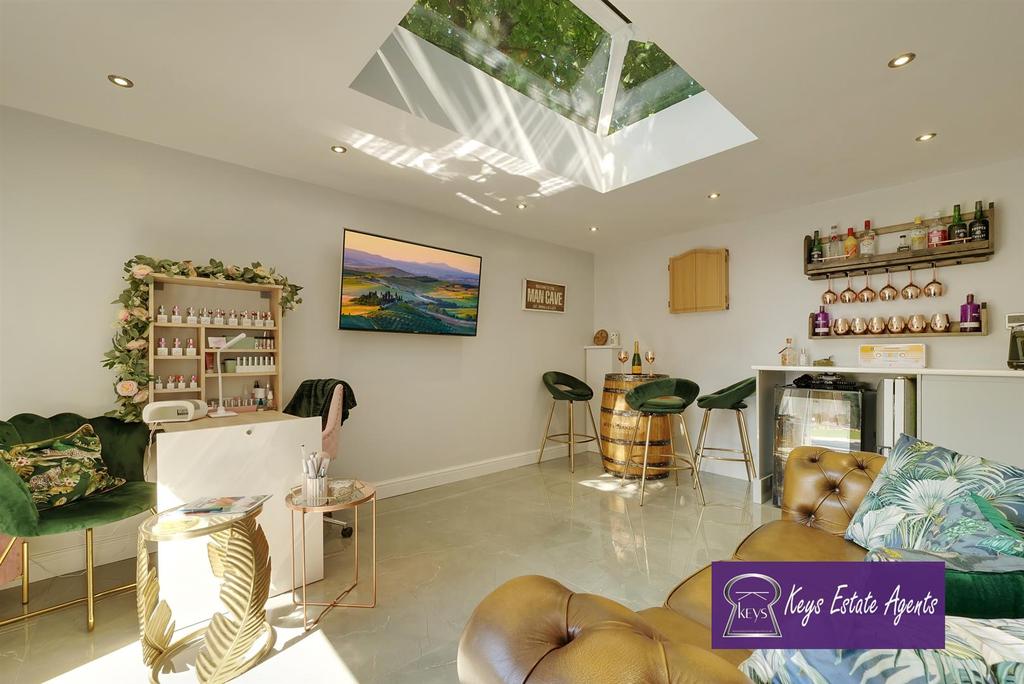 Garden room / bar