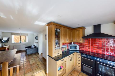 4 bedroom detached house for sale - Lichfield Close, Kislingbury, Northamptonshire, NN7