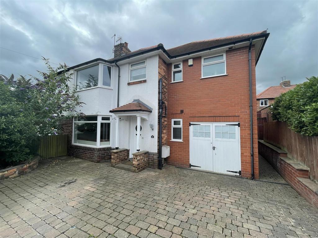 Vernon Grove, Scarborough 4 bed detached house for sale £260,000