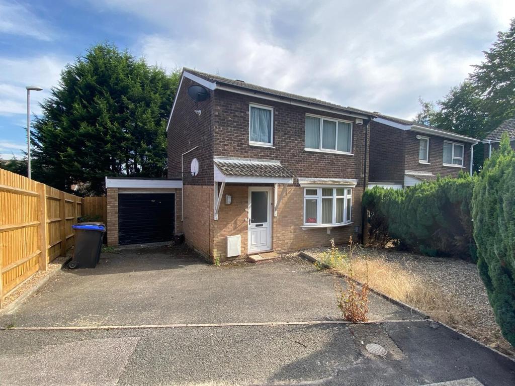 Woburn Gate, Ecton Brook, Northampton, NN3 3 bed detached house for