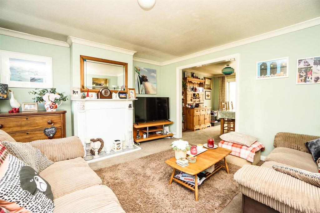 Baird Drive, Hastings 3 bed link detached house £375,000