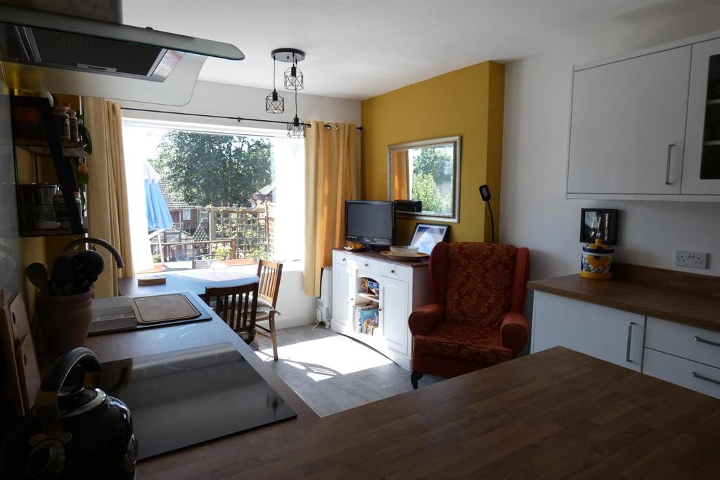 Sterndale Road, Great Barr, Birmingham 3 bed end of terrace house £