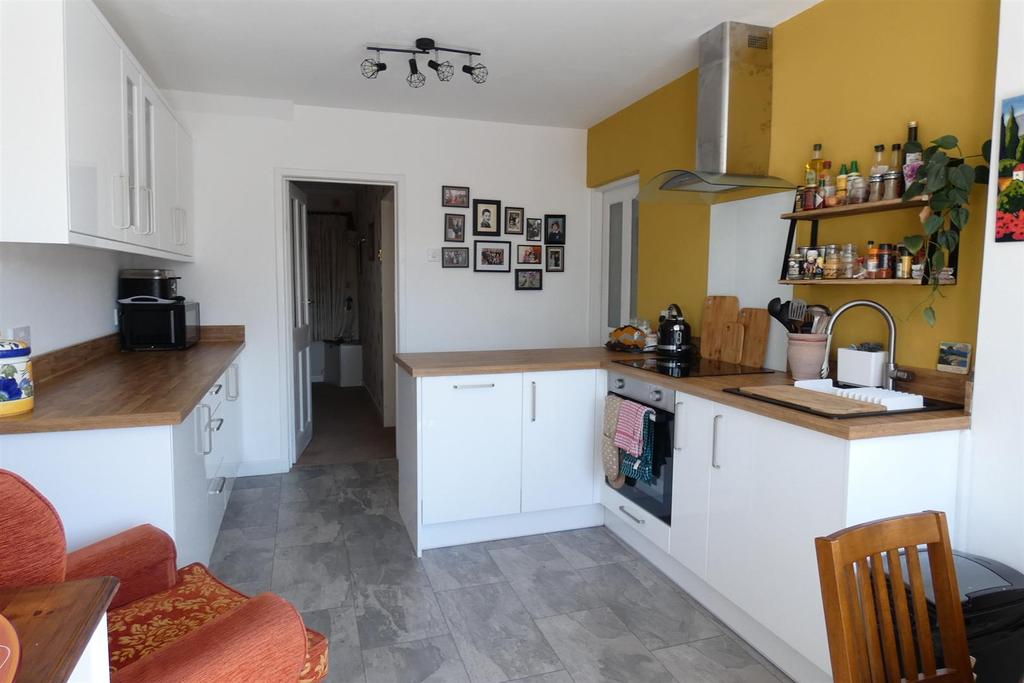 Sterndale Road, Great Barr, Birmingham 3 bed end of terrace house £