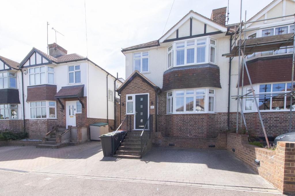 Masons Rise, Broadstairs 4 bed semidetached house £550,000