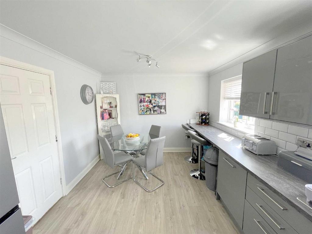 Tulip Way, Leekbrook 3 bed semidetached house £269,000