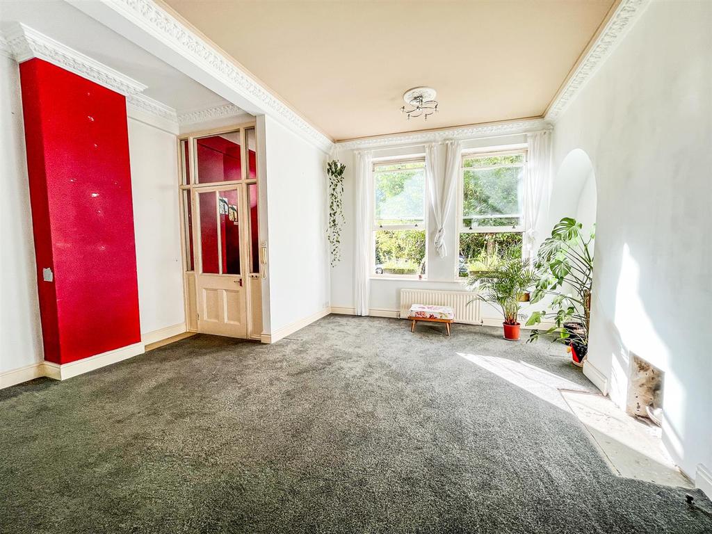 Markwick Terrace, St. LeonardsOnSea 2 bed flat for sale £285,000