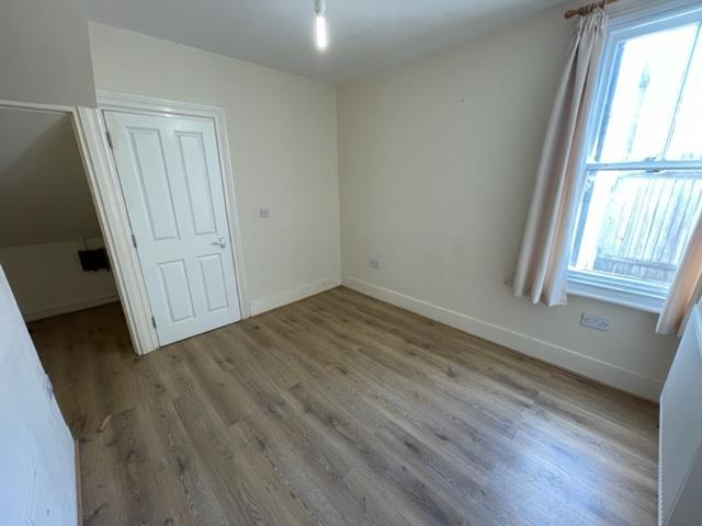 Bedroom 2 x4.jpg