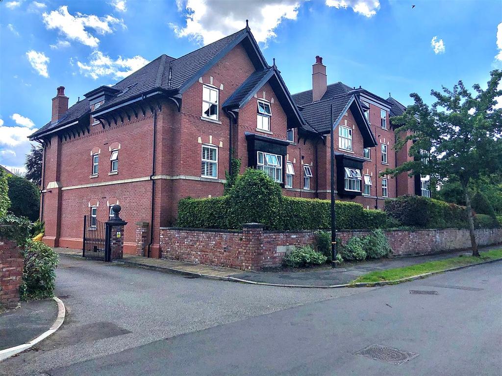 Acresfield Road, Timperley, Altrincham 2 bed apartment £250,000