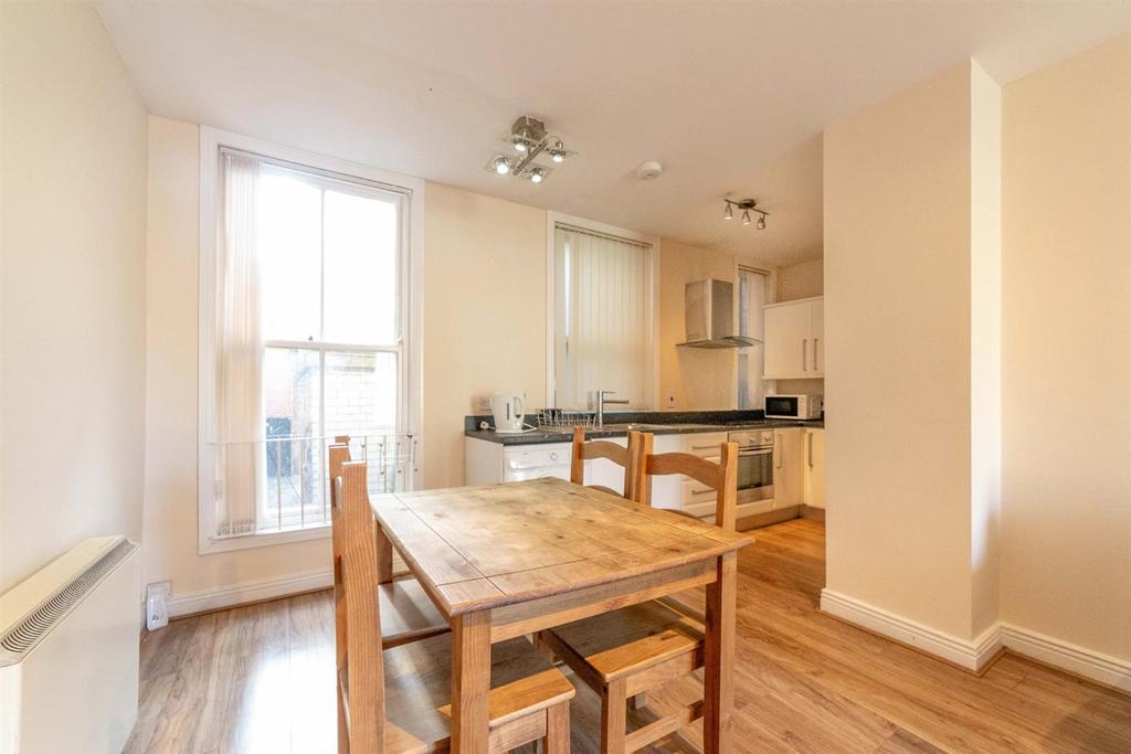 Northumberland Square, North Shields 1 bed flat £500 pcm (£115 pw)