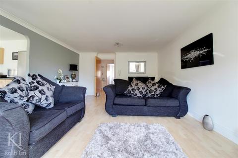 2 bedroom flat for sale - Sutton Court, Ware - Balcony