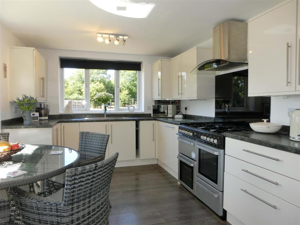 Modern kitchen diner