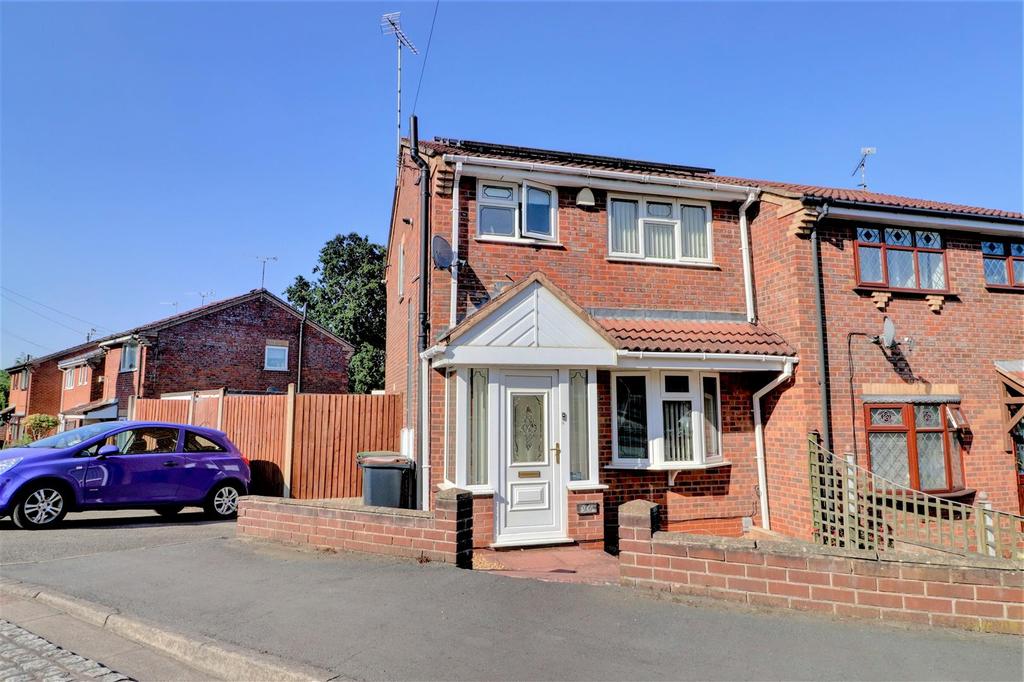 Frensham Drive, Poplar Farm 3 bed semidetached house £215,000