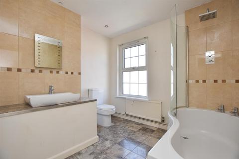 2 Eversley Road, St Leonards-on-sea, TN37 6QD