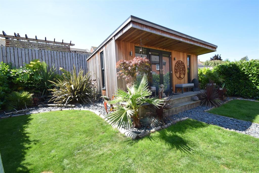 Garden studio