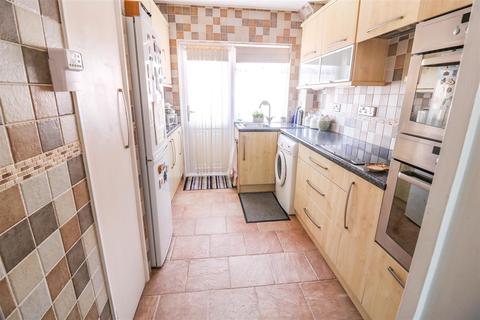 82 Cooks Spinney, Harlow, CM20 3BN