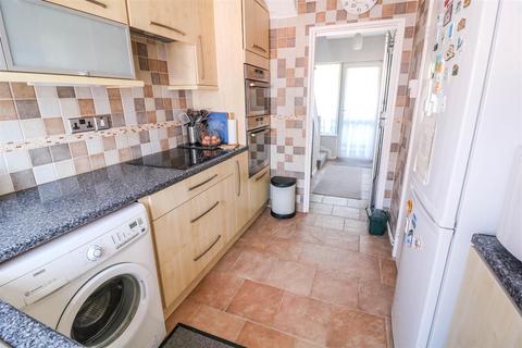 82 Cooks Spinney, Harlow, CM20 3BN