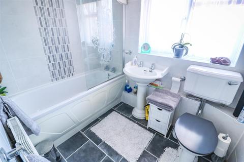 82 Cooks Spinney, Harlow, CM20 3BN