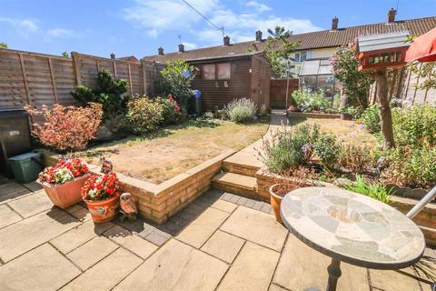 82 Cooks Spinney, Harlow, CM20 3BN