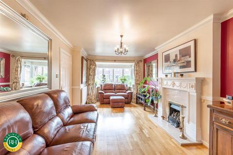 17 Beech Drive, Branton, Doncaster, DN3 3PZ