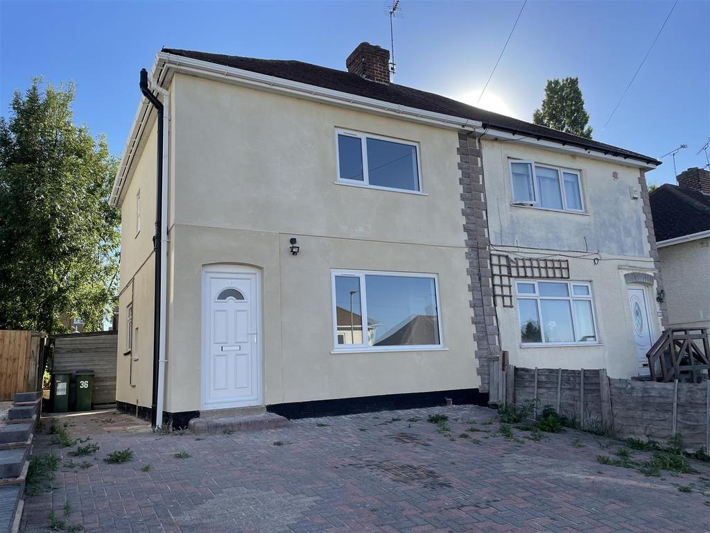 Glenfield Crescent, Glenfield, Leicester 3 bed semidetached house £