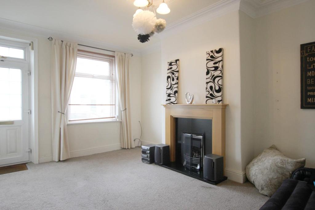 Myrtle Avenue, Bingley 4 bed house £775 pcm (£179 pw)