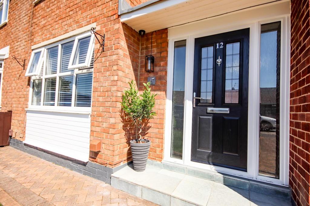 Mainsforth Drive, Low Grange, Billingham, TS23 3RN 3 bed semidetached