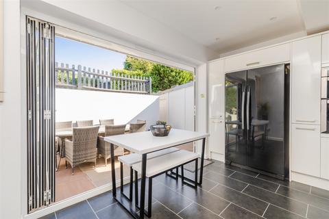 24 Bramble Rise, Brighton, BN1 5GF