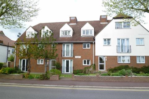 3 bedroom apartment to rent - Hadleigh Road, Leigh On Sea