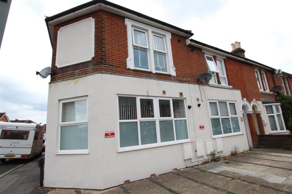 Blenheim Road, Eastleigh 1 bed flat for sale £145,000