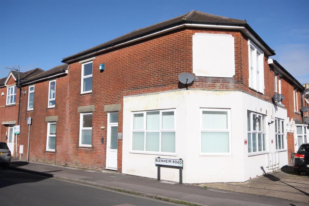 Blenheim Road, Eastleigh 1 bed flat £145,000