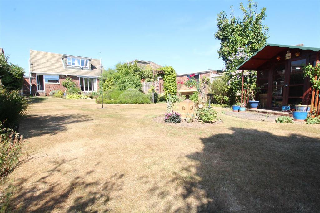 Whalesmead Road, Eastleigh 3 bed detached bungalow £425,000