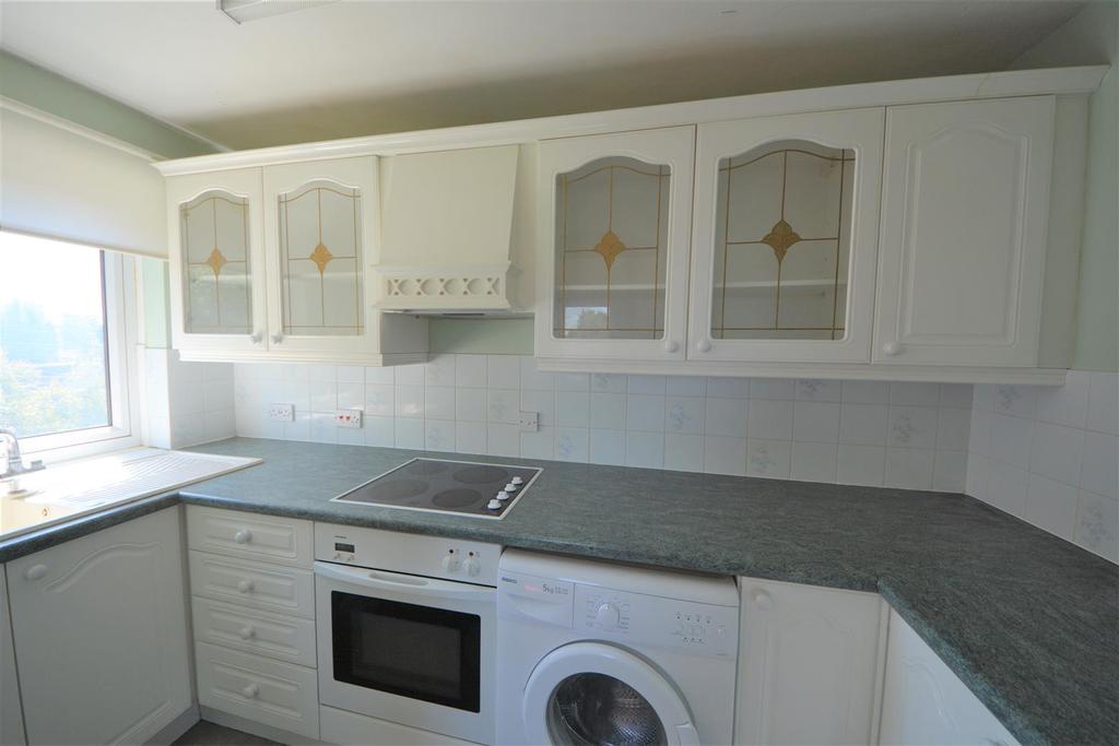 Stokes Court, East Finchley, N2 2 bed apartment £310,000