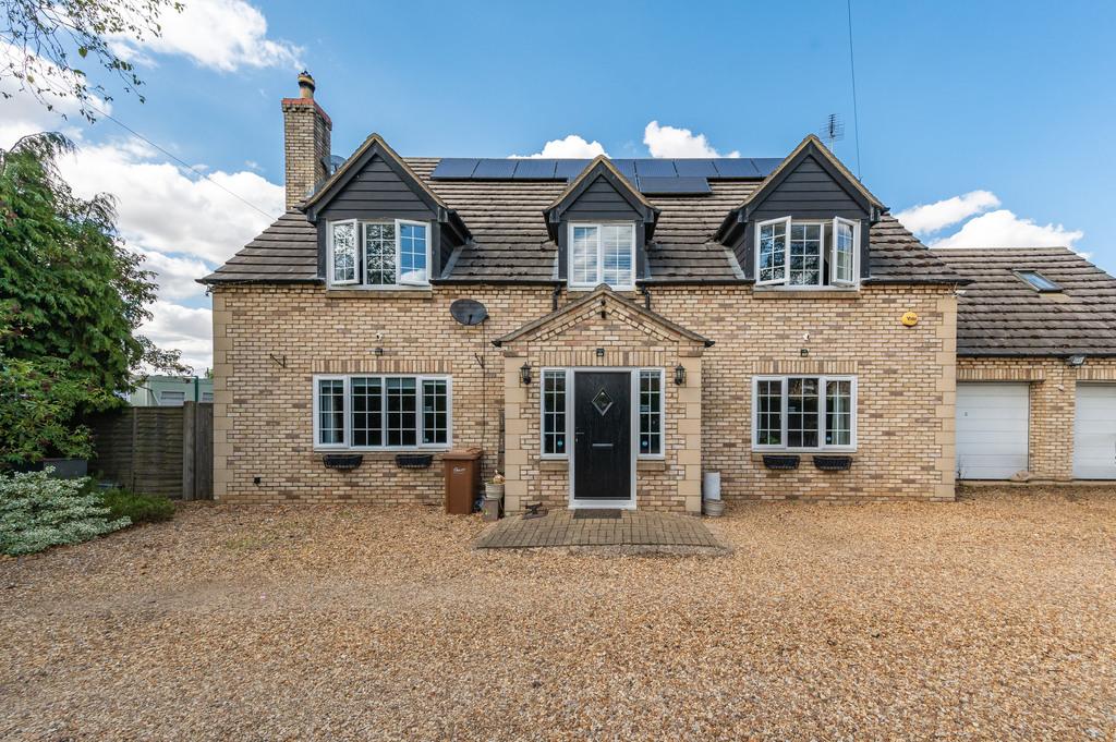 Coates Road, Eastrea, Whittlesey, Peterborough, Cambridgeshire 3 bed