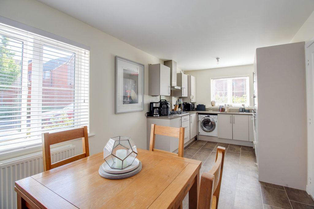 Fortuna Mead, Leighton Buzzard LU7 9SD 3 bed detached house £425,000