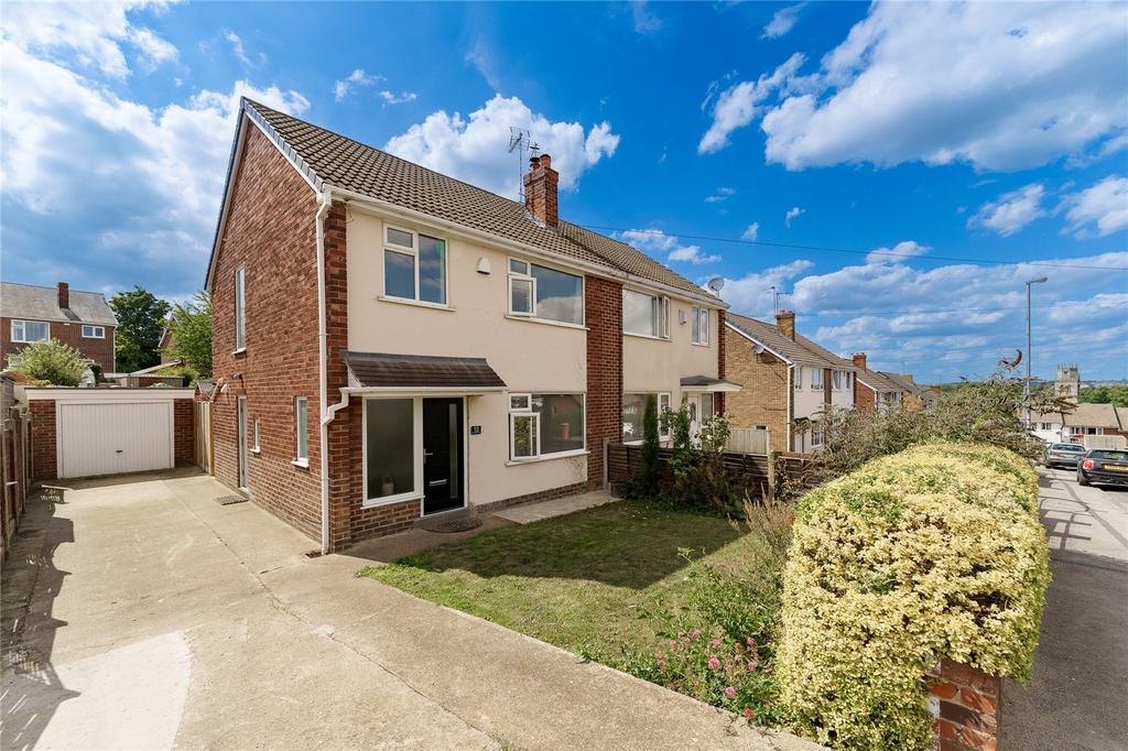 Northfield Drive, Pontefract, West Yorkshire, WF8 3 bed semidetached