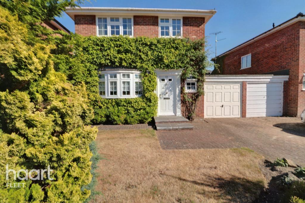 Spruce Way, Fleet 4 bed detached house £550,000