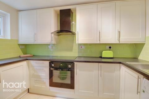 Flat 28, Douglas Court Main Road, Biggin Hill, Westerham, TN16 3LQ