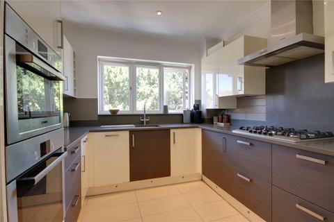 21 Village Park Close, Enfield, EN1 2SG