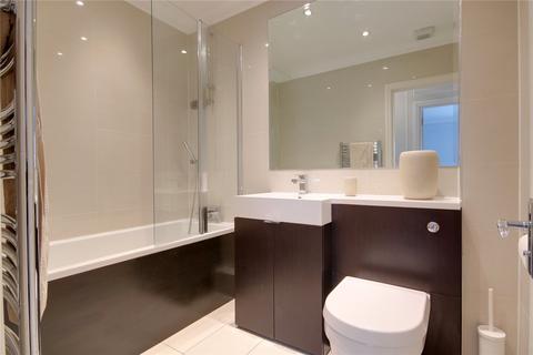21 Village Park Close, Enfield, EN1 2SG