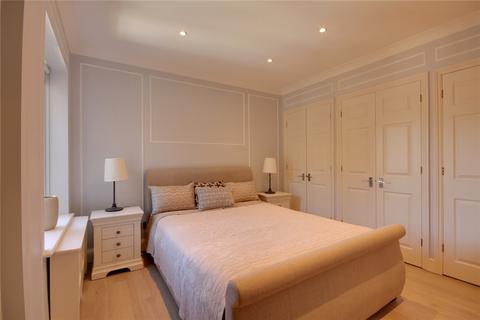 21 Village Park Close, Enfield, EN1 2SG