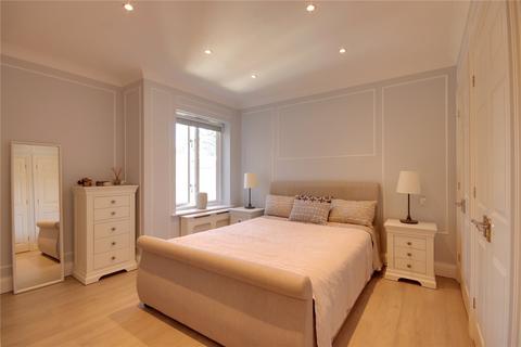 21 Village Park Close, Enfield, EN1 2SG