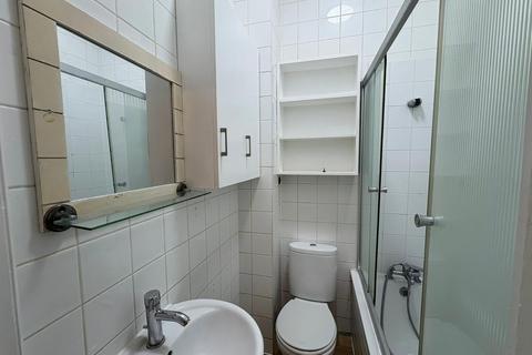 2 bedroom flat to rent, 624 Holloway Road, London N19