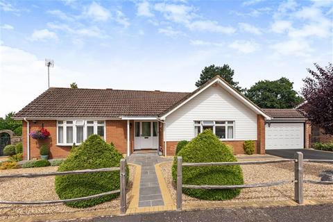 2 bedroom detached bungalow for sale, Nightingale Close, Storrington, West Sussex, RH20