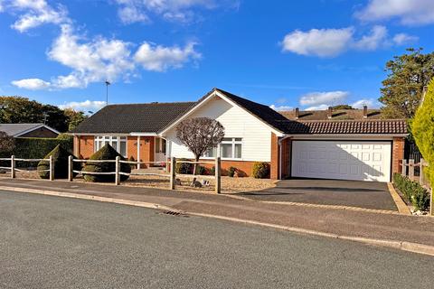 2 bedroom detached bungalow for sale, Nightingale Close, Storrington, West Sussex, RH20