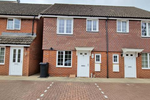 3 bed semi-detached house for rent in Wayside, Winnersh, Wokingham, Berkshire