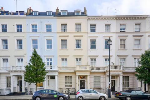 Studio to rent, Claverton Street, Pimlico, London, SW1V