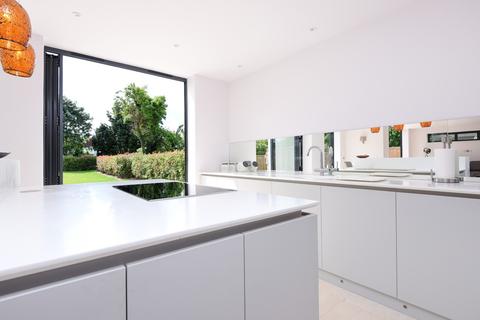 133 Thetford Road, New Malden, KT3 5DS